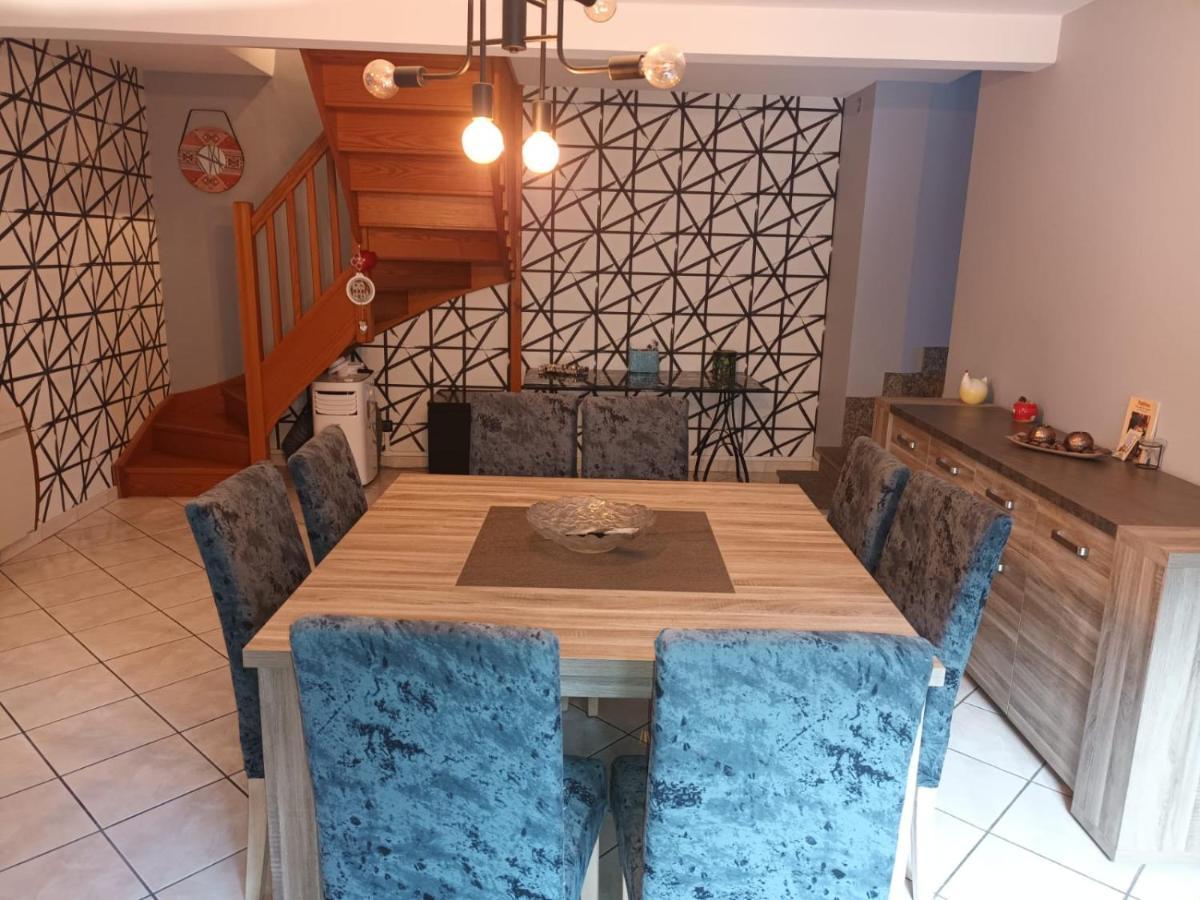 Au Pied Des Montagnes. Appartement Saint-Jean-de-Maurienne Buitenkant foto