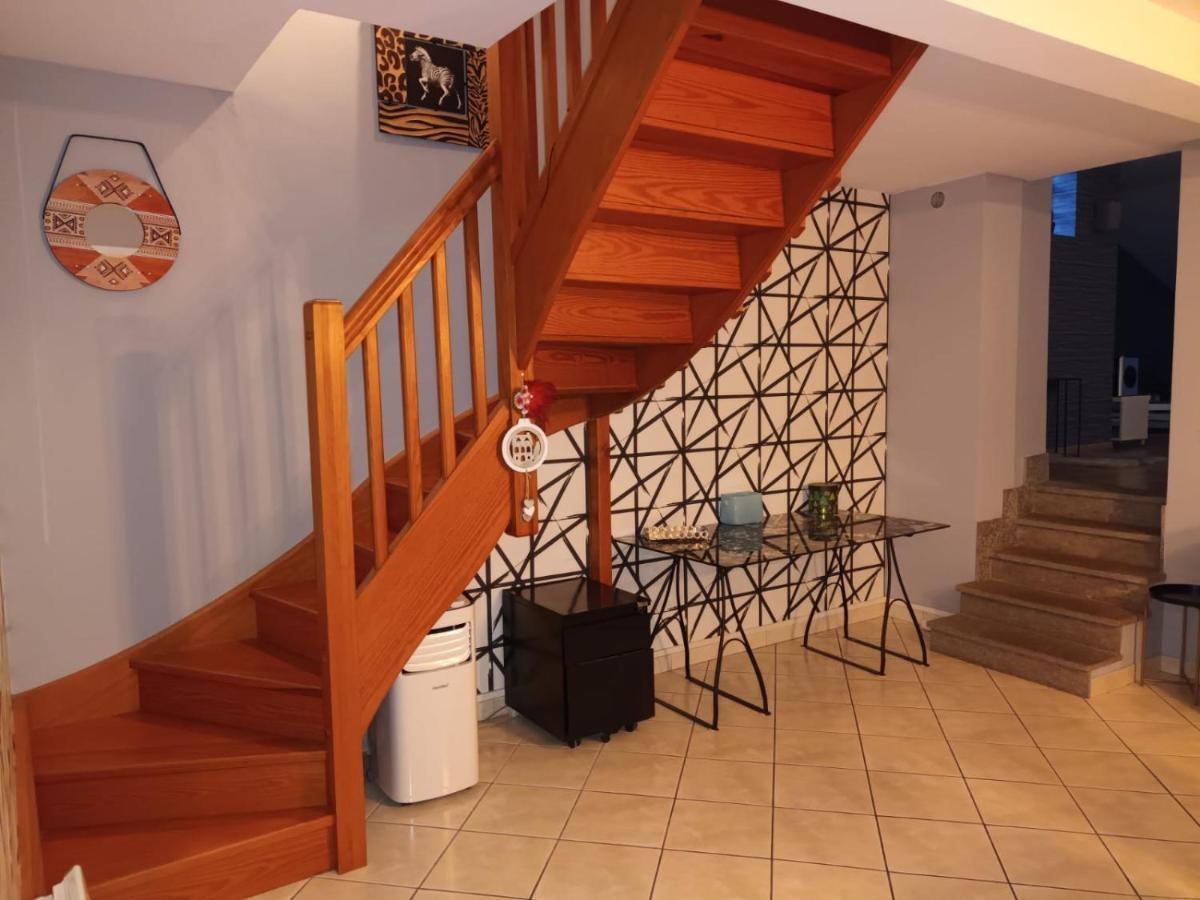 Au Pied Des Montagnes. Appartement Saint-Jean-de-Maurienne Buitenkant foto